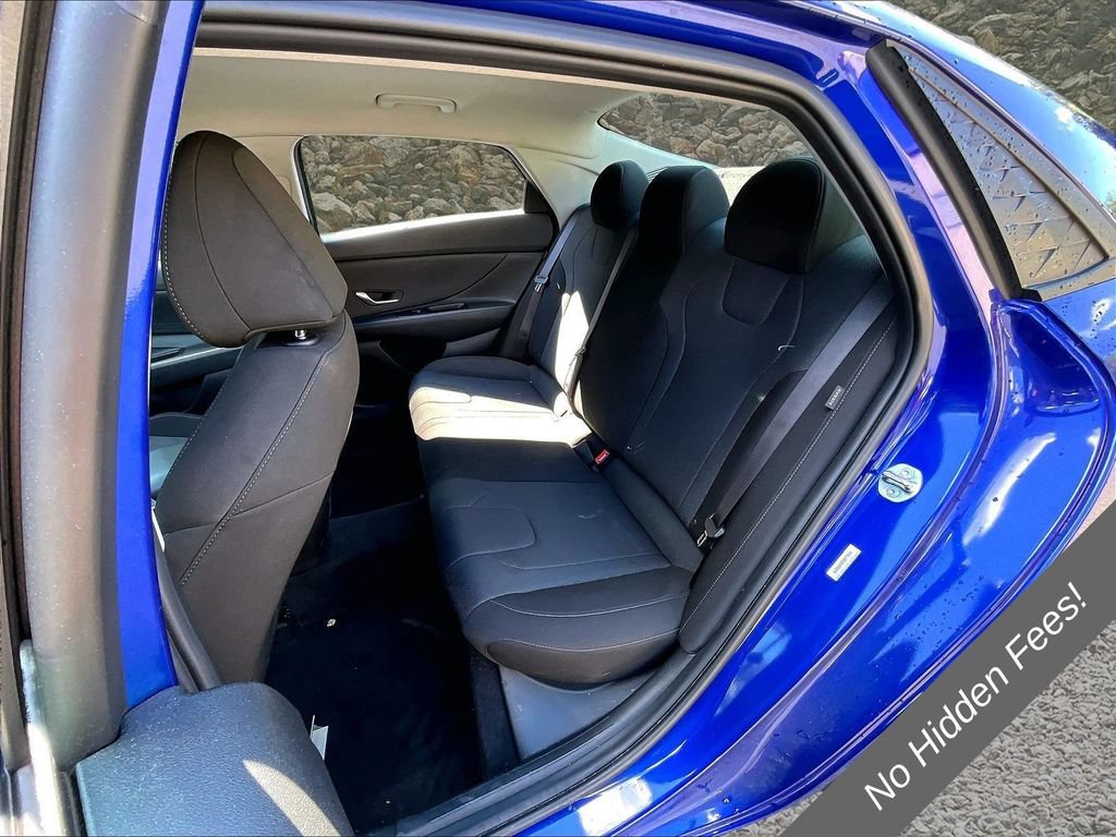 Used 2025 Hyundai Elantra SE FWD image 22