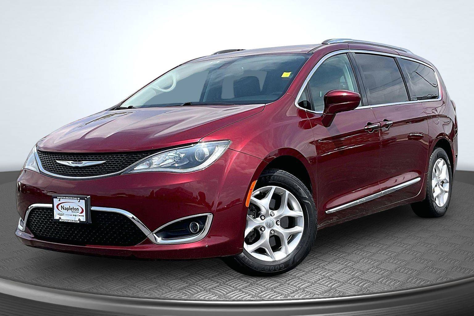Used 2019 Chrysler Pacifica Touring-L w/ Tire & Wheel Group