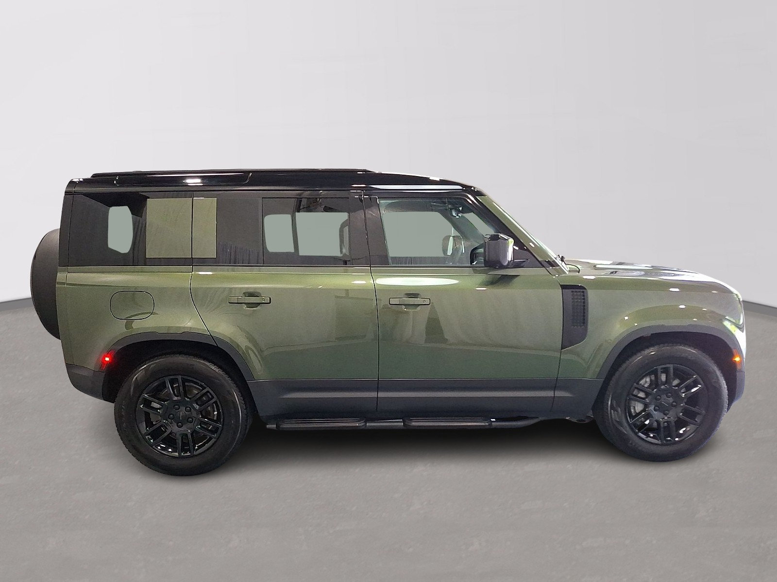 Used 2026 Land Rover Defender 110 S AWD/4WD image 4