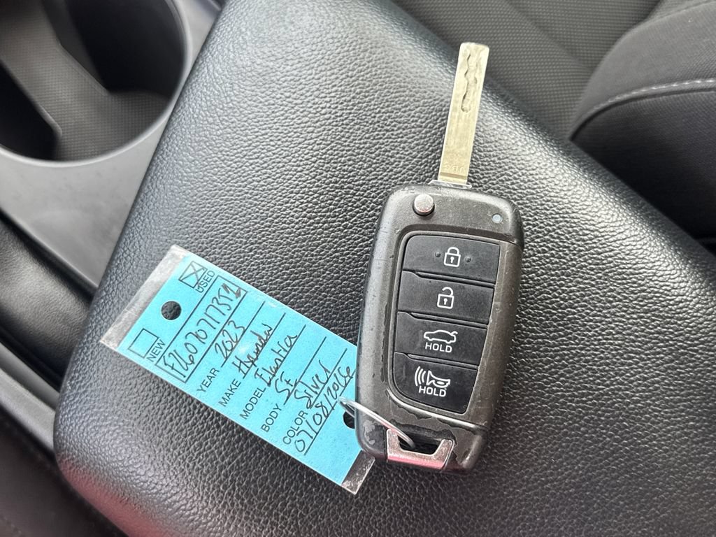 Used 2023 Hyundai Elantra SE w/ Cargo Package FWD image 43