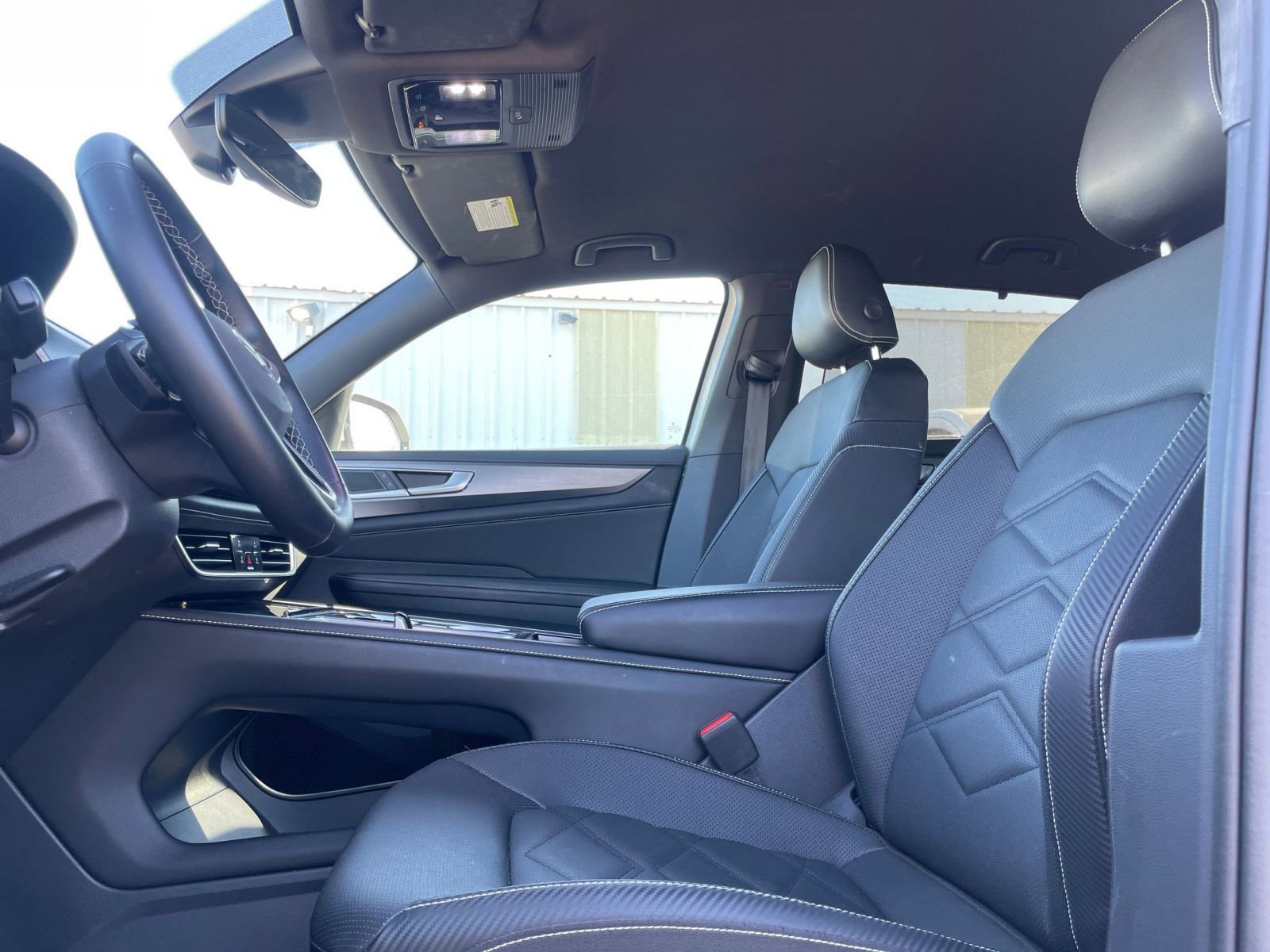 Used 2025 Volkswagen Atlas Cross Sport SE FWD image 29