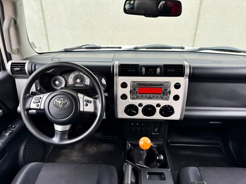 Used 2011 Toyota FJ Cruiser 4WD image 14