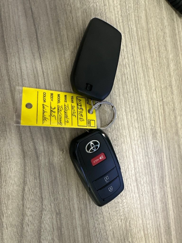 Used 2025 Toyota Tacoma SR5 AWD/4WD image 13