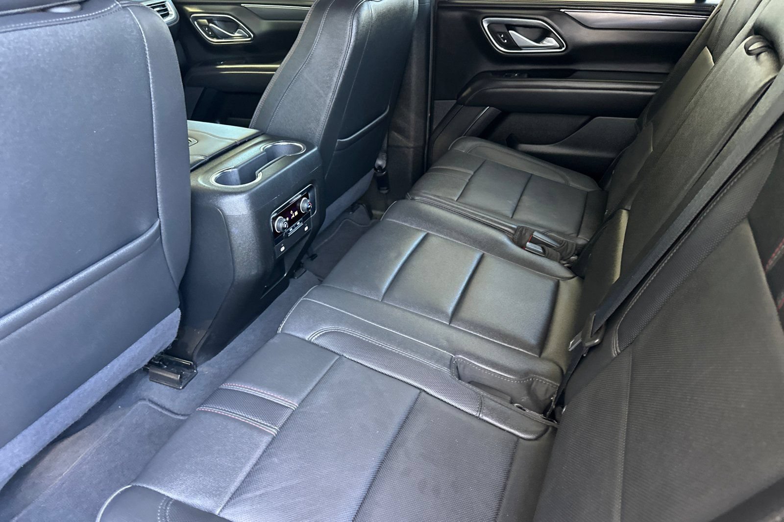 Used 2024 Chevrolet Suburban RST RWD image 12
