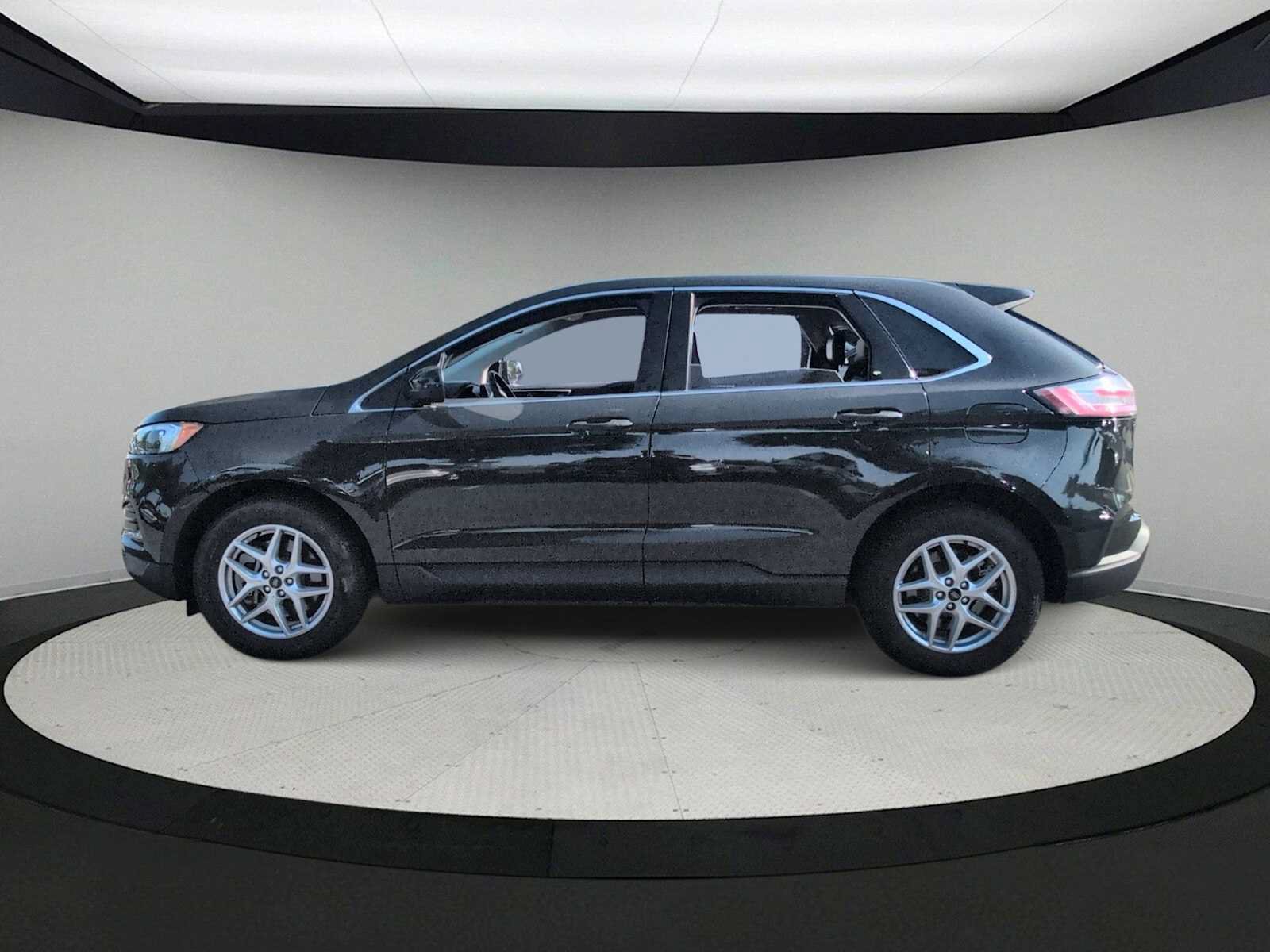 Used 2024 Ford Edge SEL AWD/4WD image 5