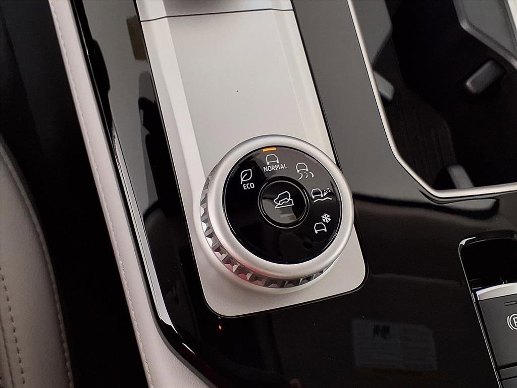 New 2025 Mitsubishi Outlander SEL image 23