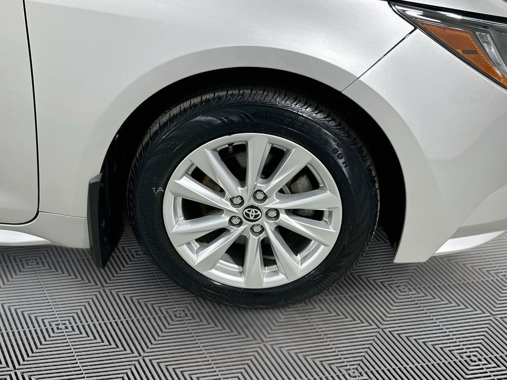 Used 2023 Toyota Corolla LE w/ LE Convenience Package image 20