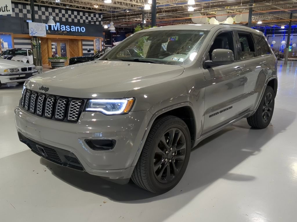 Used 2021 Jeep Grand Cherokee Laredo X AWD/4WD image 1