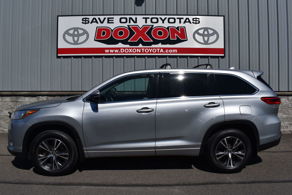 Certified 2017 Toyota Highlander Plus image 4