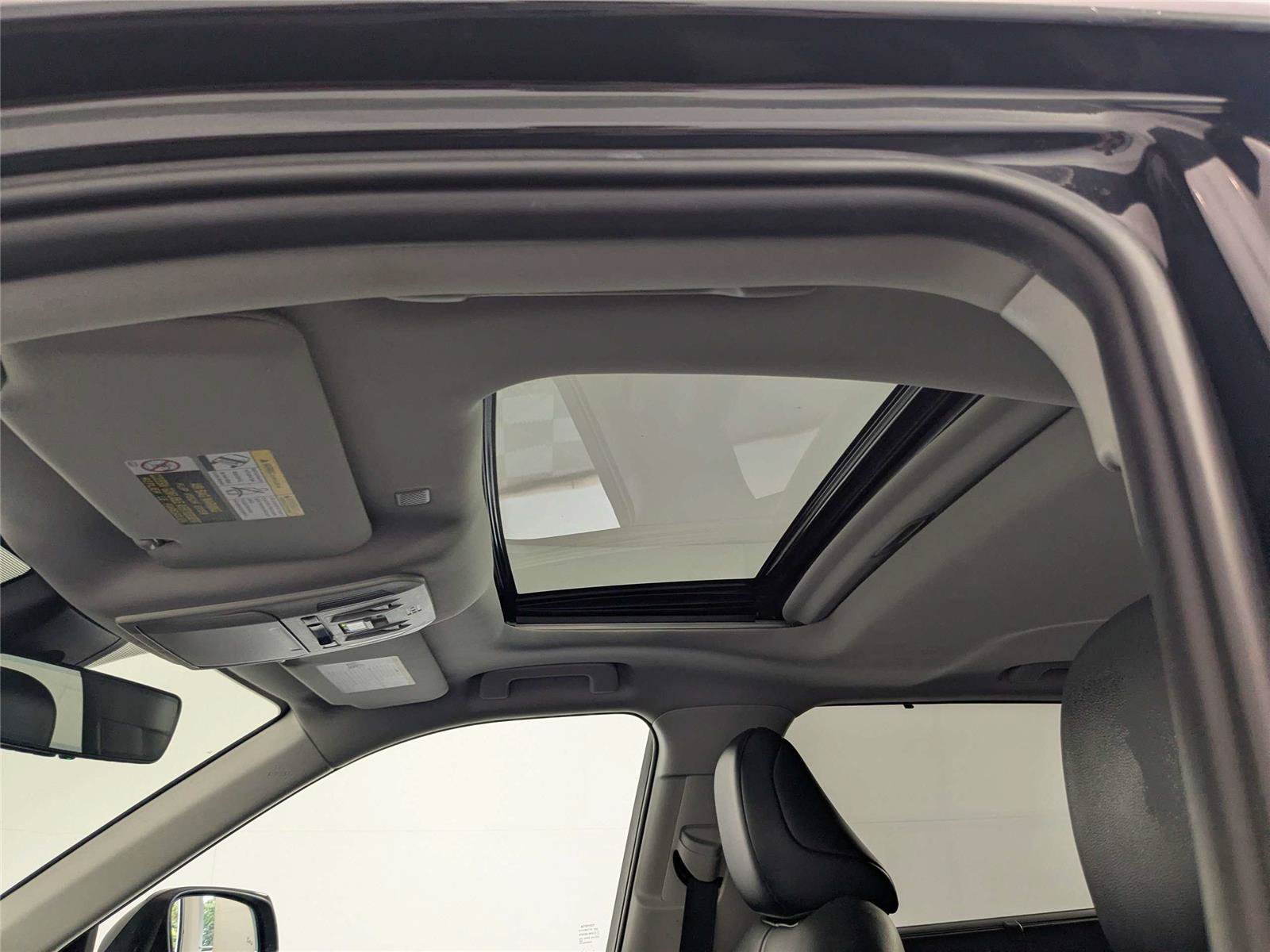 Used 2021 Toyota Highlander XLE FWD image 14