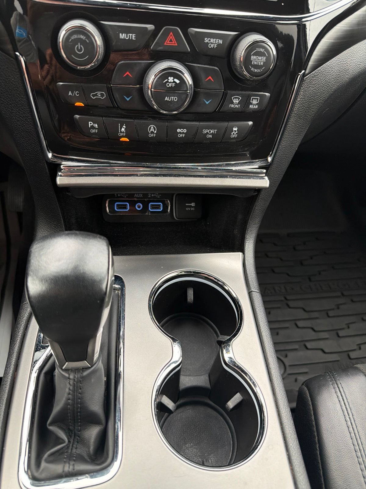 Used 2021 Jeep Grand Cherokee Laredo X AWD/4WD image 19