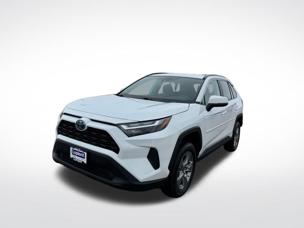 Used 2024 Toyota RAV4 LE image 9