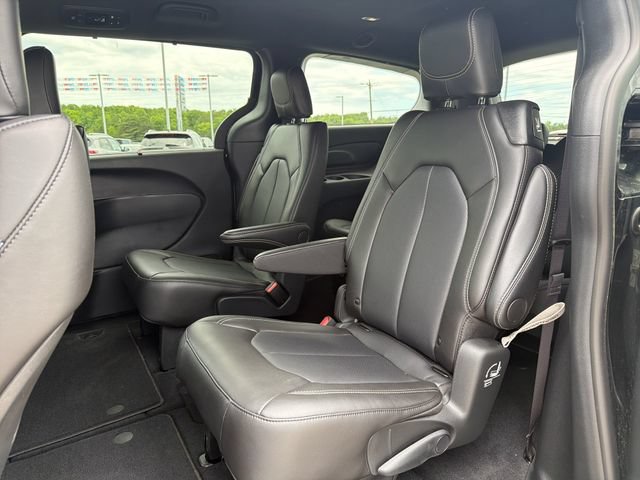 Used 2026 Chrysler Pacifica Select FWD image 51