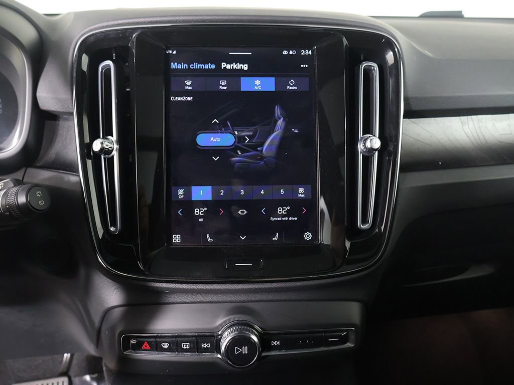 Used 2023 Volvo XC40 Recharge Plus AWD/4WD image 39