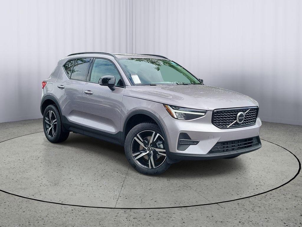 New 2026 Volvo XC40 B5 Core w/ Climate Package AWD/4WD image 1