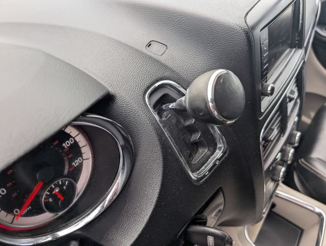 Used 2019 Dodge Grand Caravan SXT FWD image 18