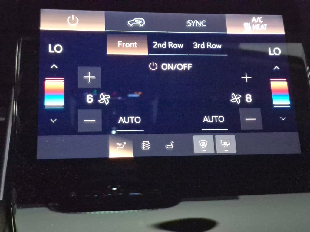 New 2027 Cadillac Vistiq Sport w/ LPO, Floor Liner Package AWD/4WD image 20