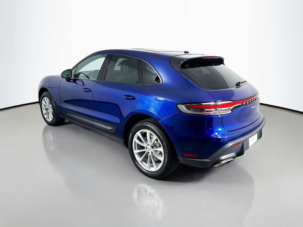 Certified 2023 Porsche Macan image 3