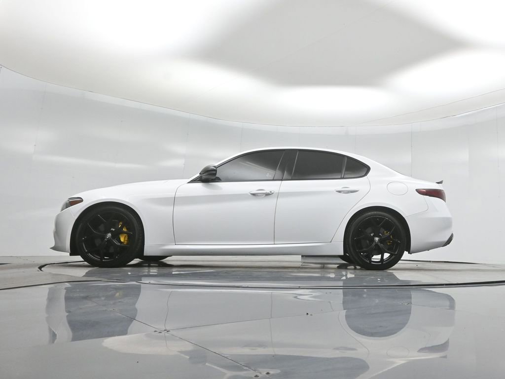 Used 2021 Alfa Romeo Giulia Ti w/ Nero Edizione RWD image 7