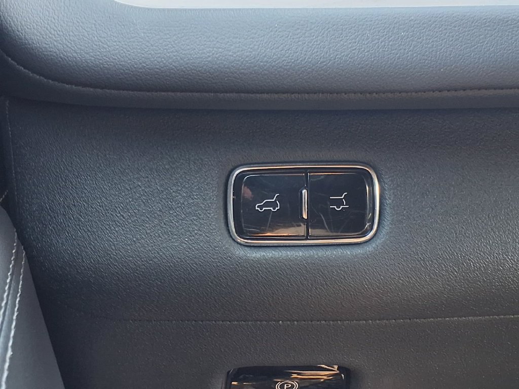 Used 2025 Lincoln Navigator Reserve AWD/4WD image 26