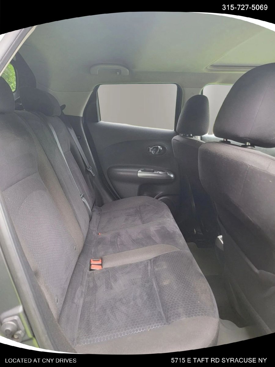 Used 2011 Nissan Juke SV FWD image 16