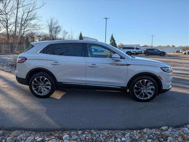 Used 2022 Lincoln Nautilus Reserve image 6