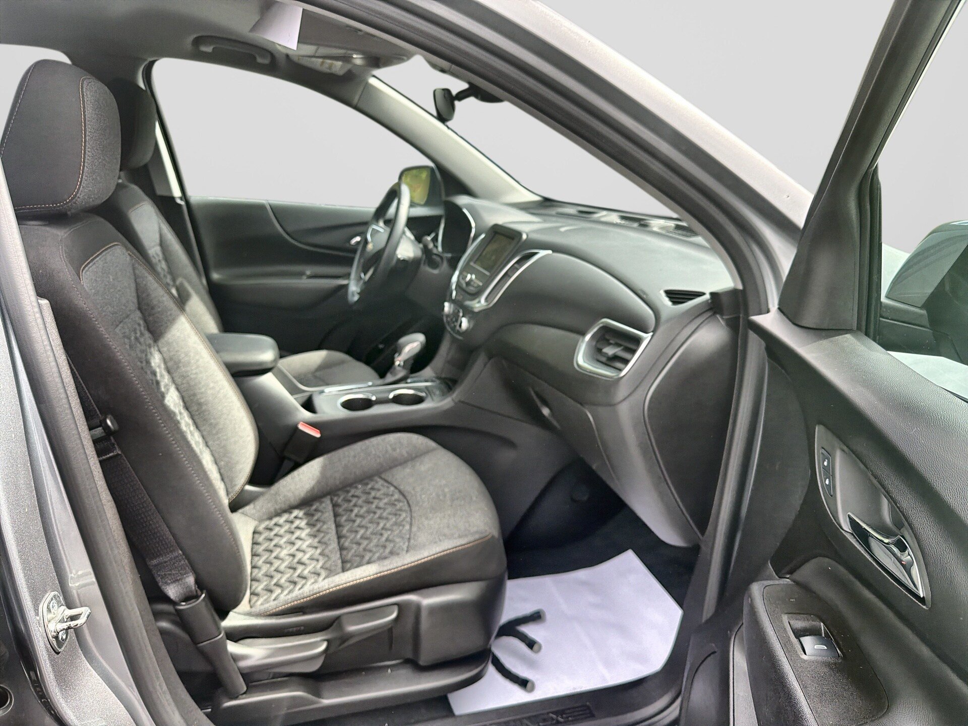 Used 2024 Chevrolet Equinox LT AWD/4WD image 29