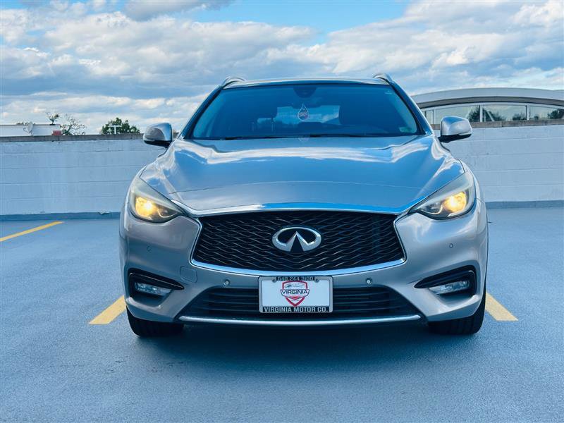 Used 2017 INFINITI QX30 Premium w/ Navigation Package image 2