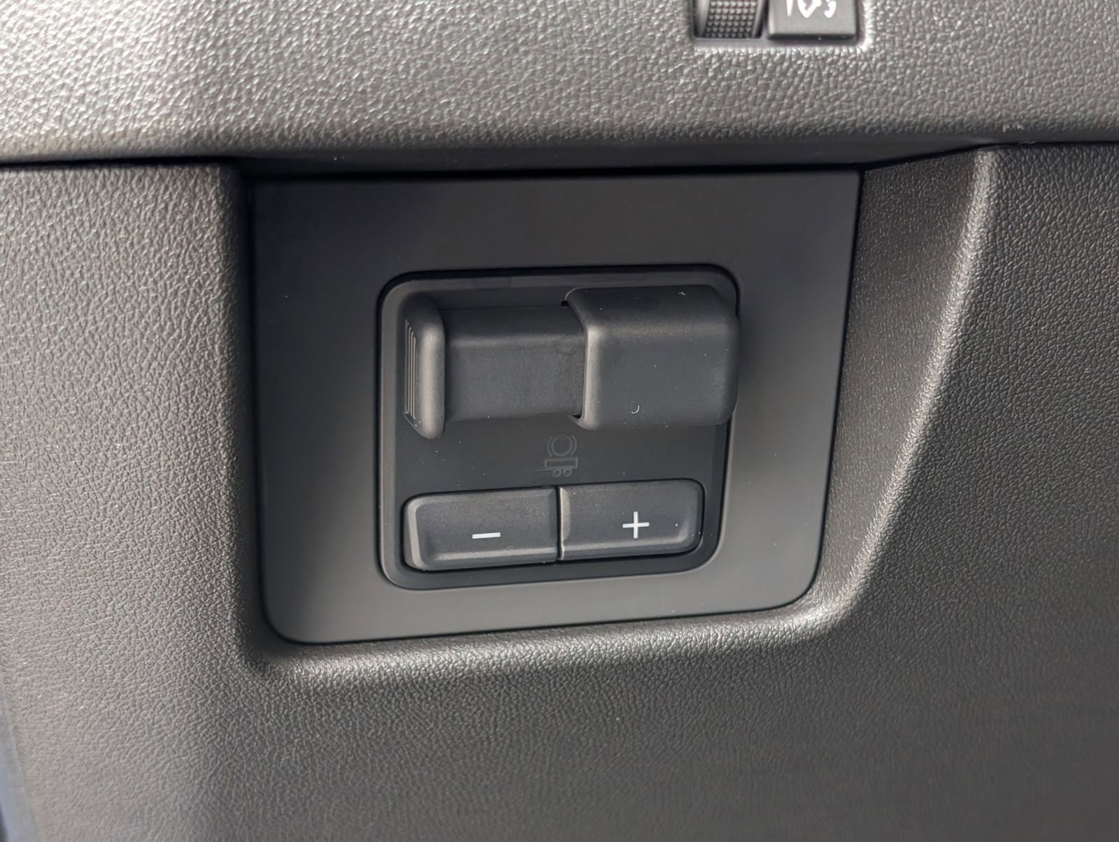 New 2025 Chevrolet Colorado Trail Boss w/ Midnight Edition image 18