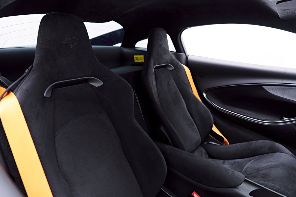 Used 2026 McLaren Artura RWD image 58
