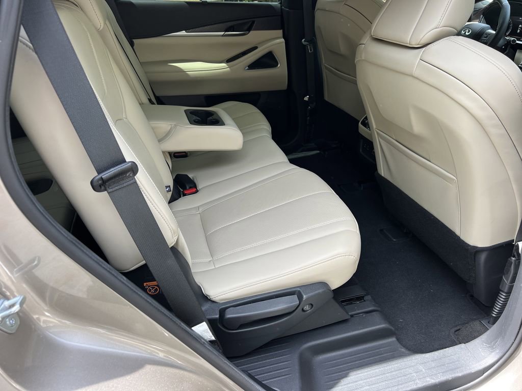 Used 2023 INFINITI QX60 Sensory w/ Vision Package AWD/4WD image 13