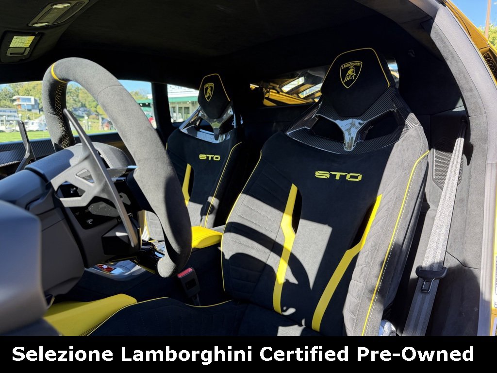 Used 2023 Lamborghini Huracan STO image 26