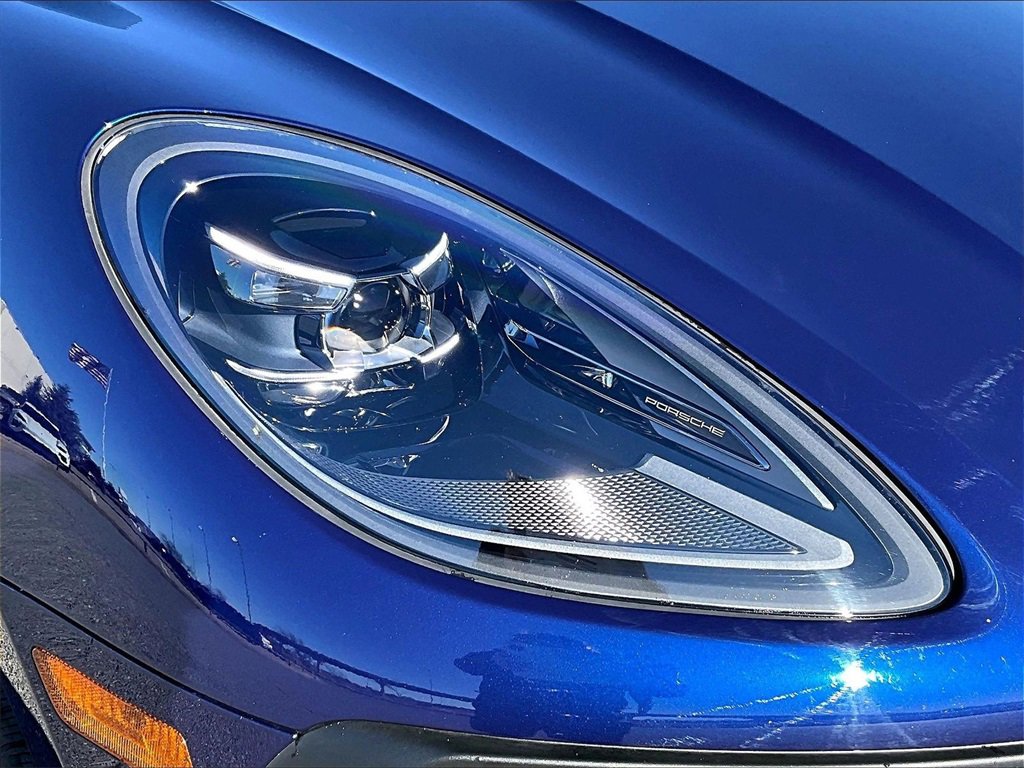 Used 2024 Porsche Macan Turbo image 12