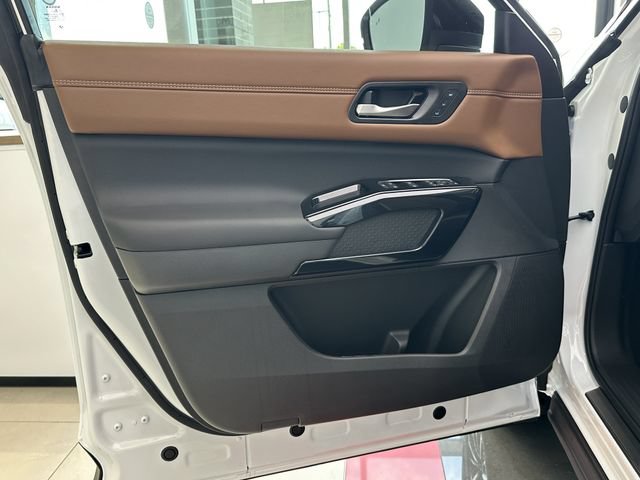 New 2026 Nissan Pathfinder Platinum AWD/4WD image 11