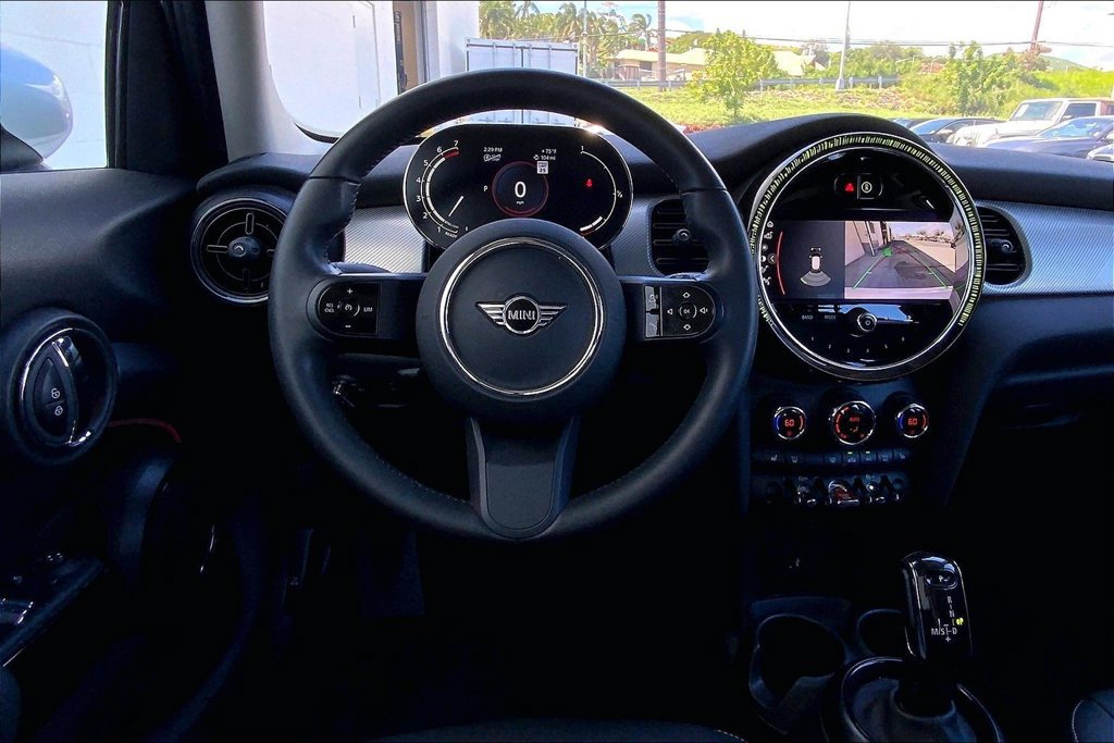 Certified 2024 MINI Cooper 4-Door Hardtop FWD image 6