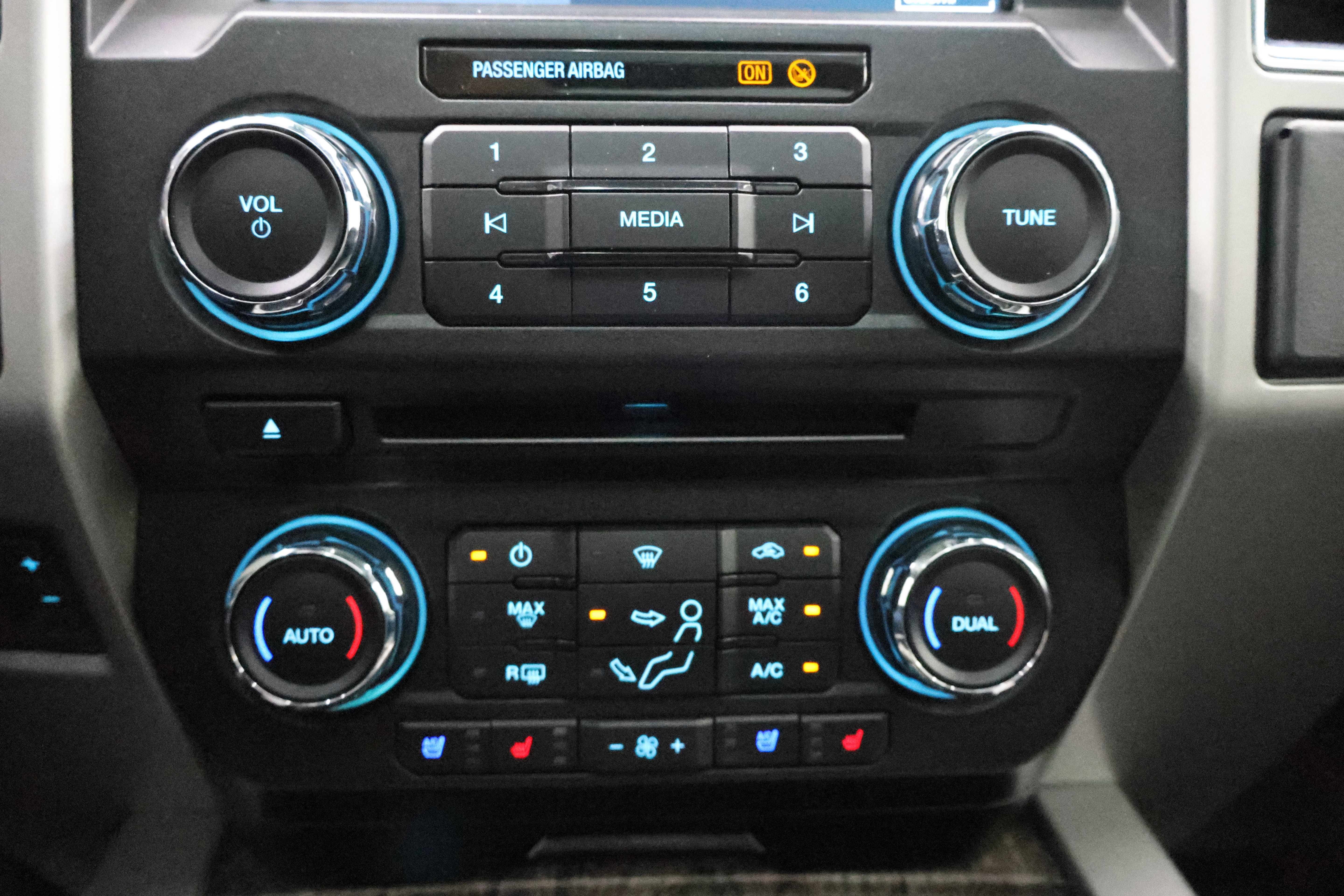 Used 2017 Ford F350 Lariat w/ Lariat Ultimate Package image 51