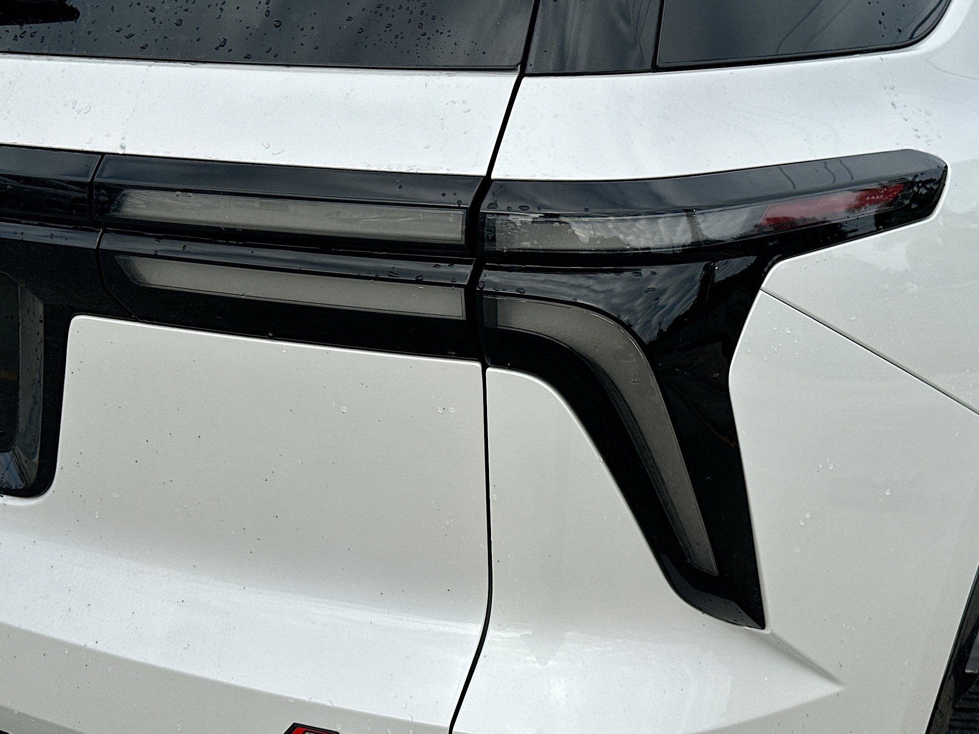 Used 2025 Chevrolet Traverse RS image 30