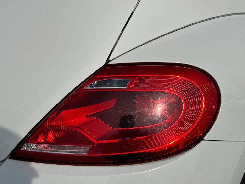Used 2012 Volkswagen Beetle 2.5 FWD image 28