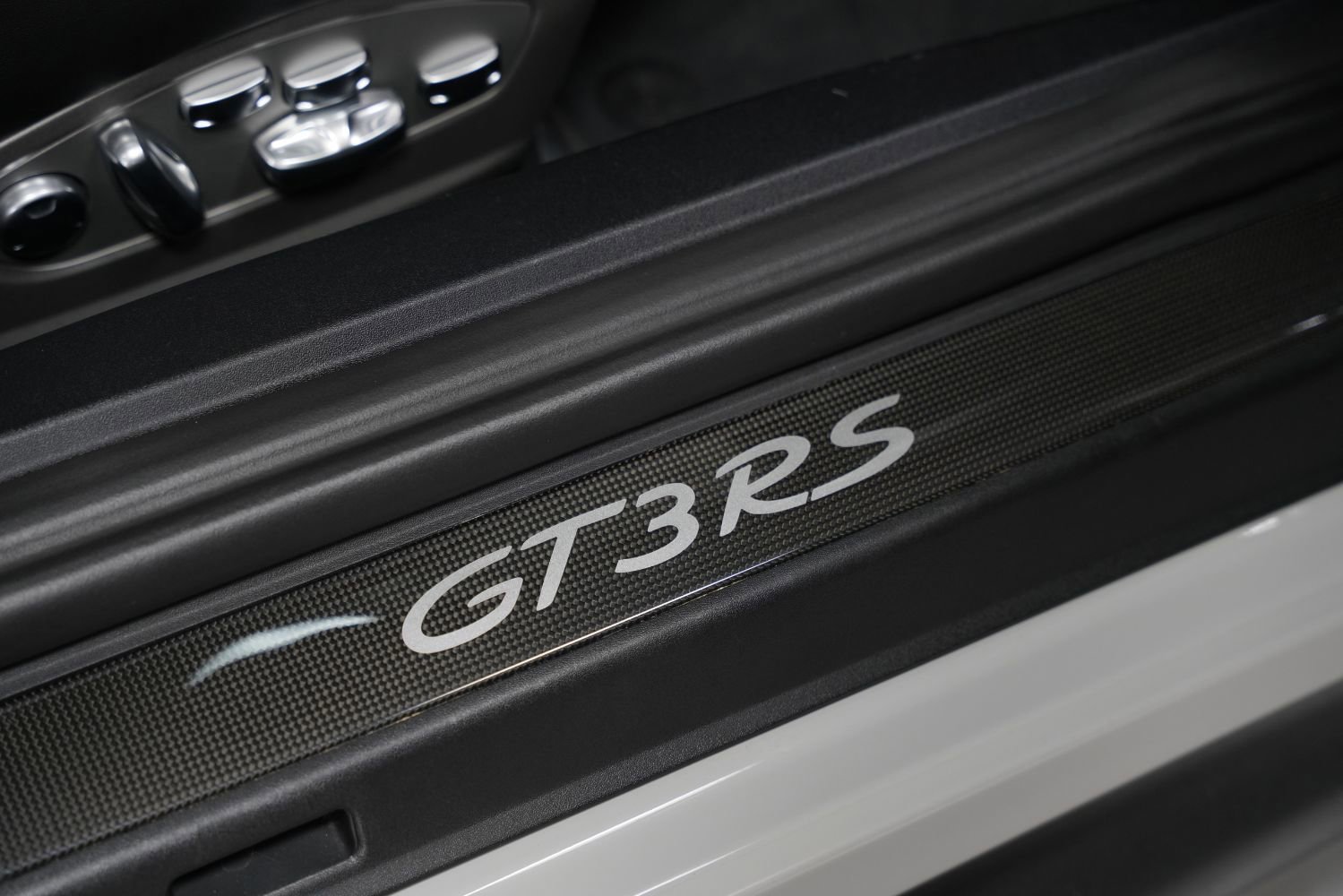 Used 2019 Porsche 911 GT3 RS RWD image 32