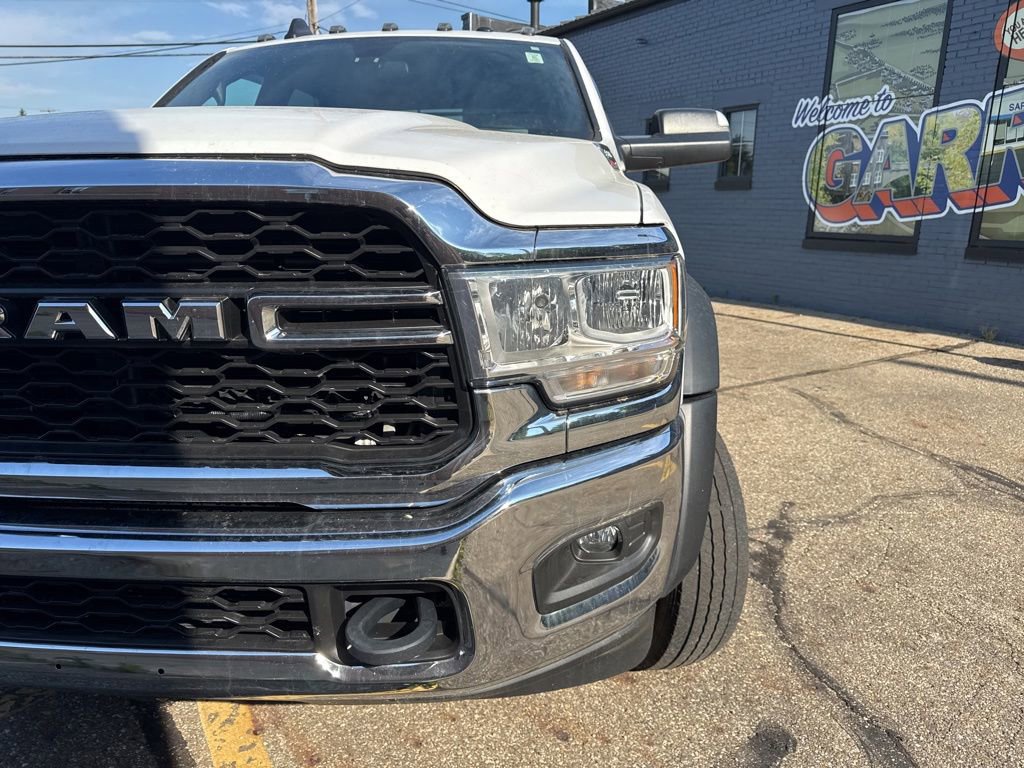 Used 2022 RAM 5500 Tradesman w/ Chrome Appearance Group AWD/4WD image 3