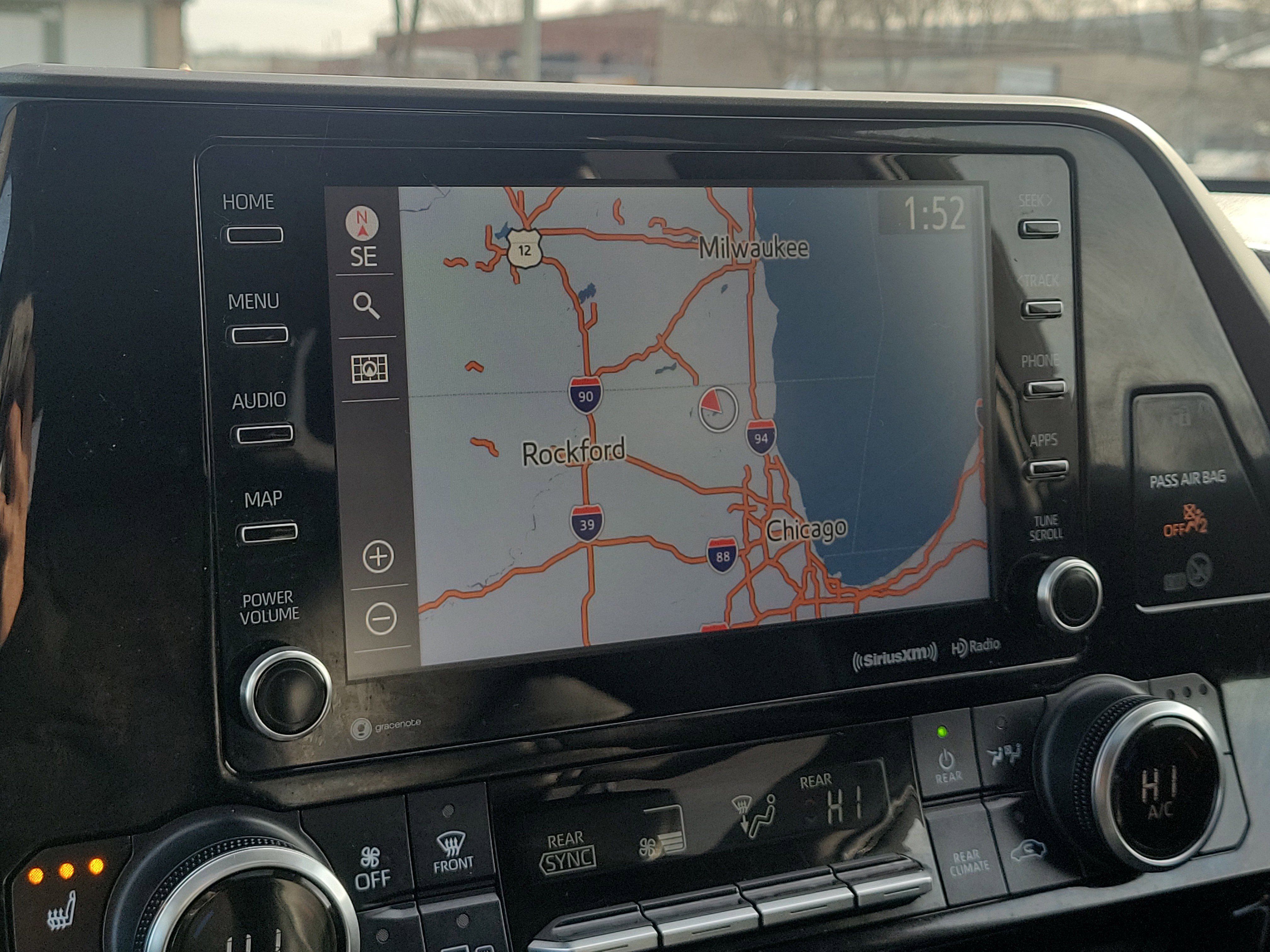 Used 2022 Toyota Highlander XLE image 27