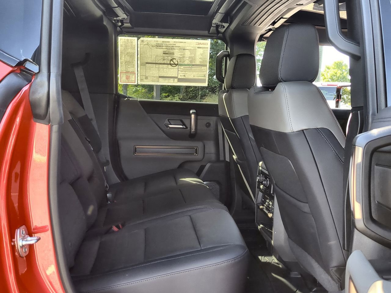 Used 2025 GMC Hummer EV 2X image 28