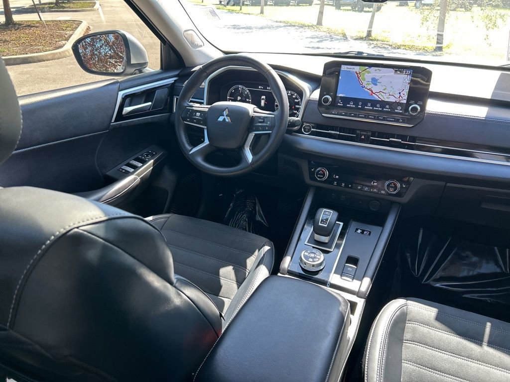 Used 2025 Mitsubishi Outlander 4WD Plug-In Hybrid image 9