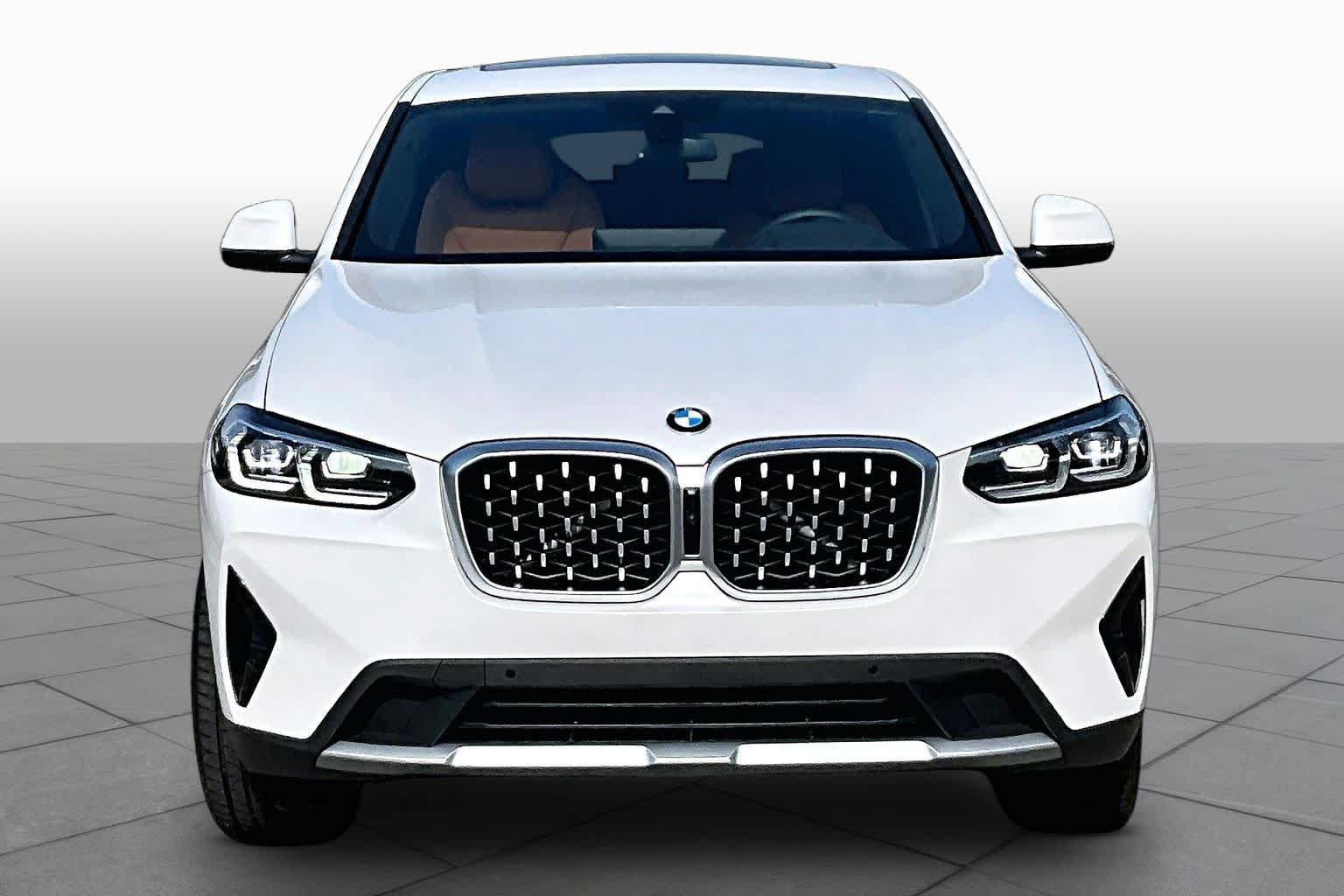 Used 2024 BMW X4 xDrive30i w/ Premium Package AWD/4WD image 3