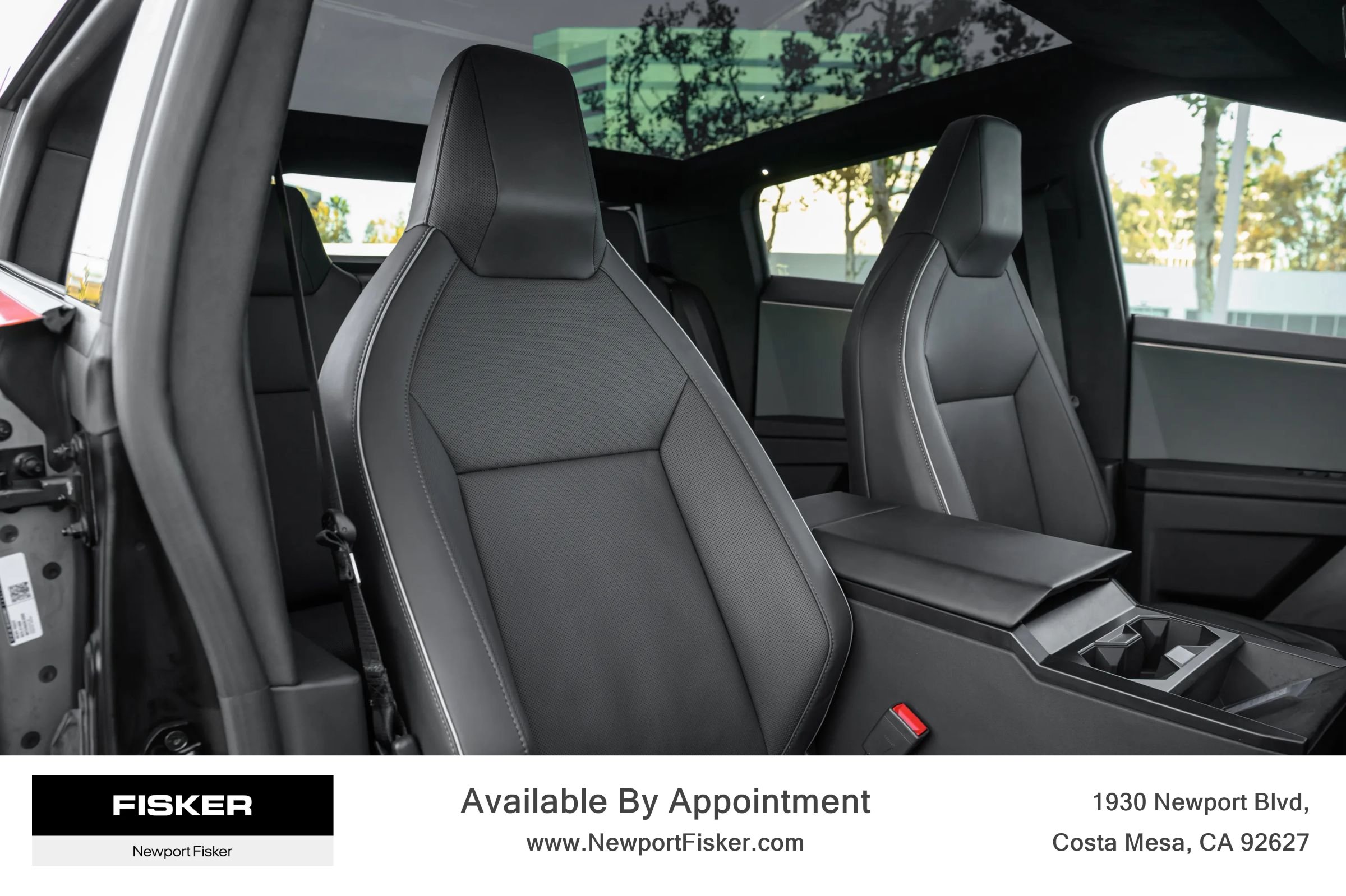 Used 2024 Tesla Cybertruck AWD Crew Cab image 32