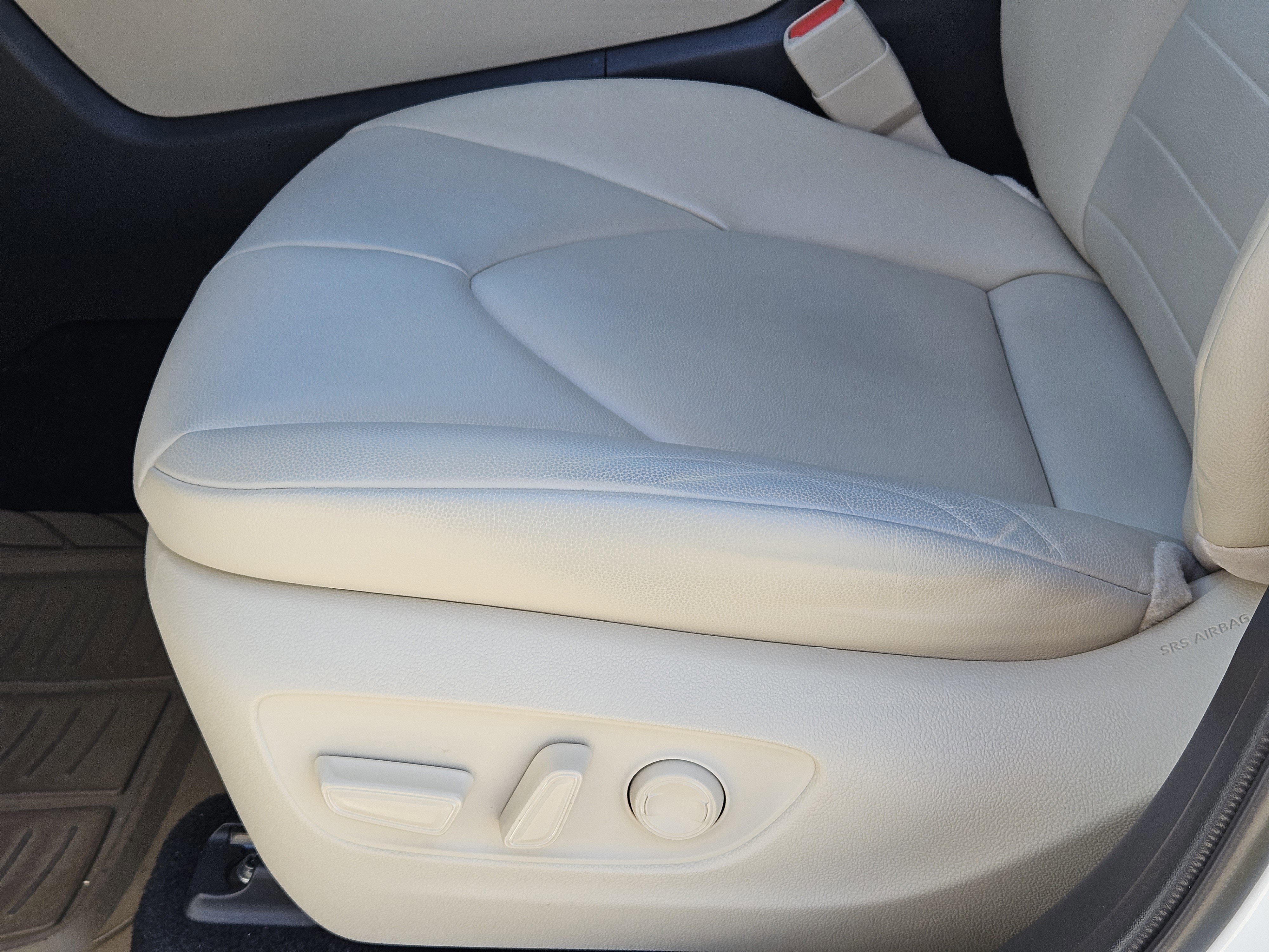 Used 2023 Toyota Highlander XLE image 25