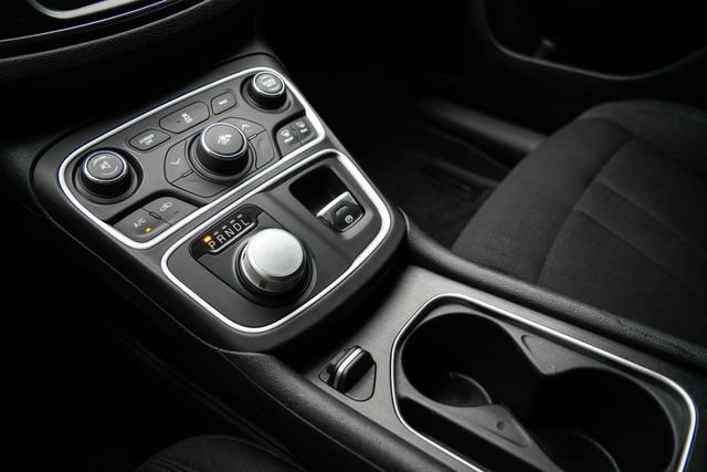 Used 2016 Chrysler 200 LX FWD image 29
