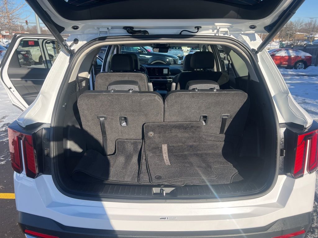 Certified 2024 Kia Sorento SX image 12