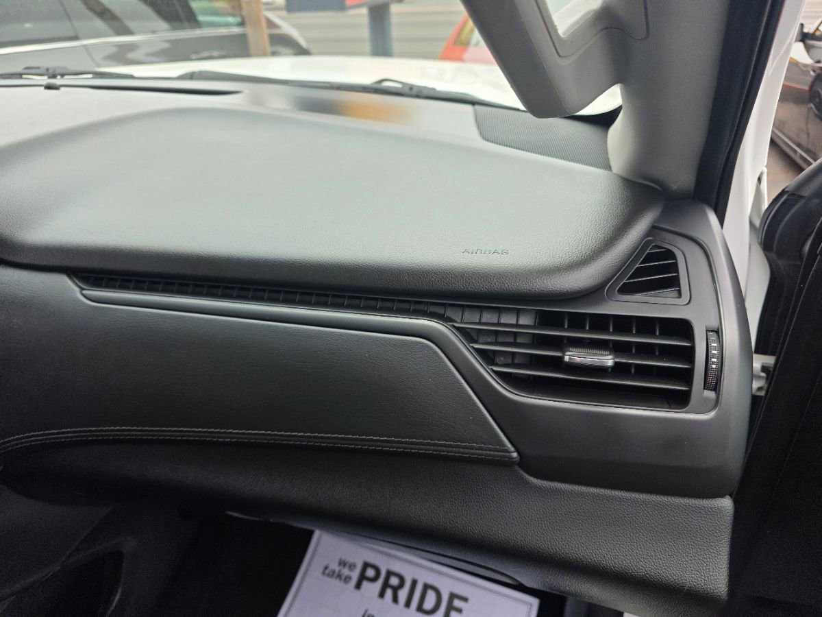 Used 2018 Chevrolet Suburban LT AWD/4WD image 26