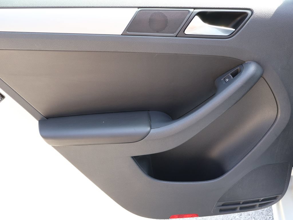Used 2014 Volkswagen Jetta SE FWD image 15